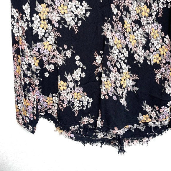 Maurices Black Multicolor Floral Print Fray Hem Tunic Popover Top Medium Women’s - Picture 4 of 10